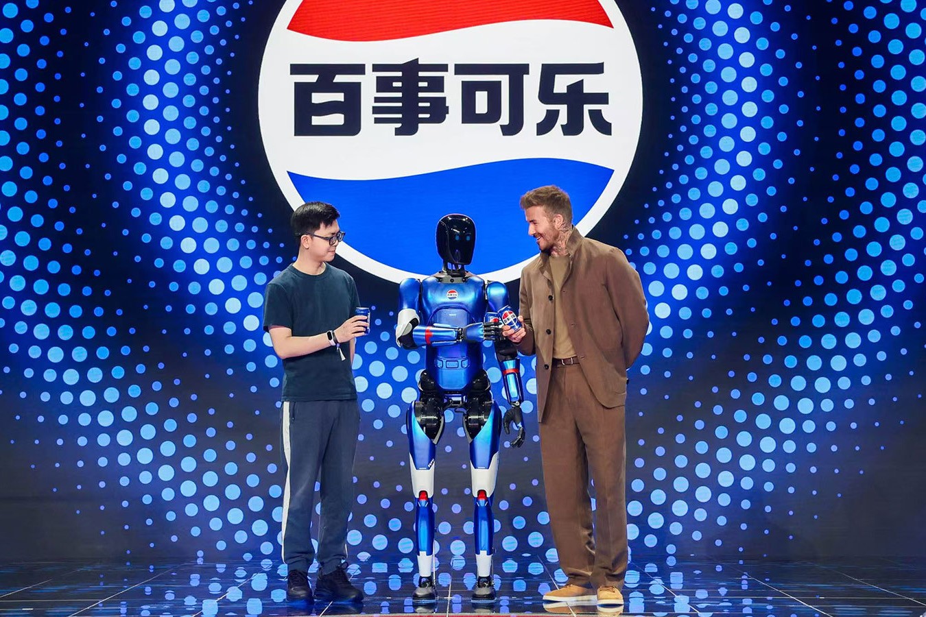 j9娱乐机器人携手百事中国共创“百事蓝宝” 共燃渴望新章